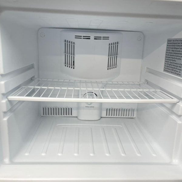 Used Frigidaire Refrigerator FFET1022QS