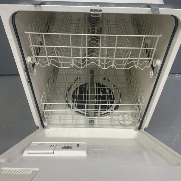 Used Whirlpool Dishwasher Model WDF310PAAW4 For Sale