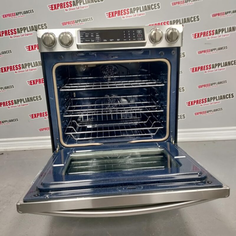 Brand New Floor Model Samsung Induction Range NE58K9560WS For Sale ️