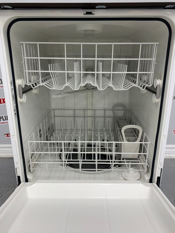 Used Whirlpool dishwasher WDP350PAAW6 For Sale