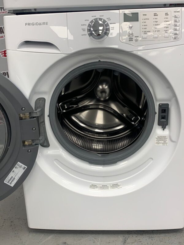 Used Frigidaire Washer And Dryer Set CFSE5115PW1 and FFFS5115PW0  For Sale