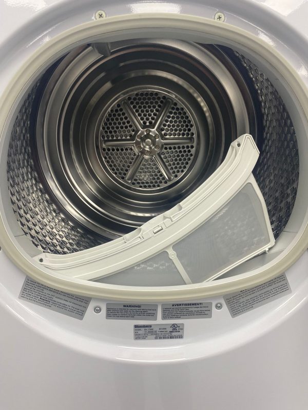 Used Blomberg Front Load 24” Washer and Dryer Stackable Set WM77120NBL01 DV17542 For Sale