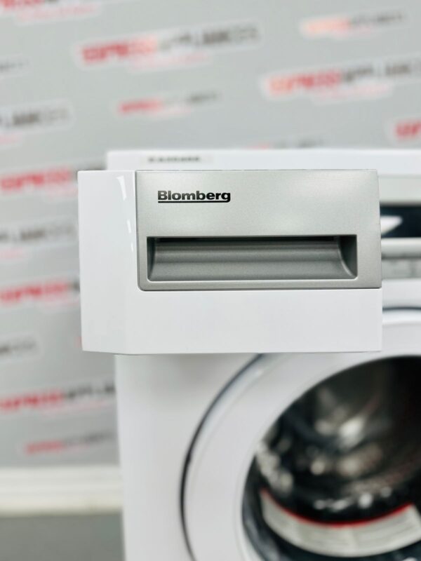 Used Blomberg 24" Front Load Washing Machine WM77120 NBL01 For Sale