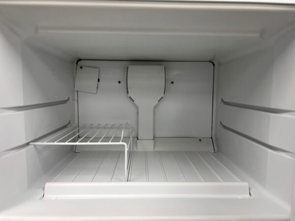 Used Whirlpool Refrigerator ET18BKXJW00 For Sale