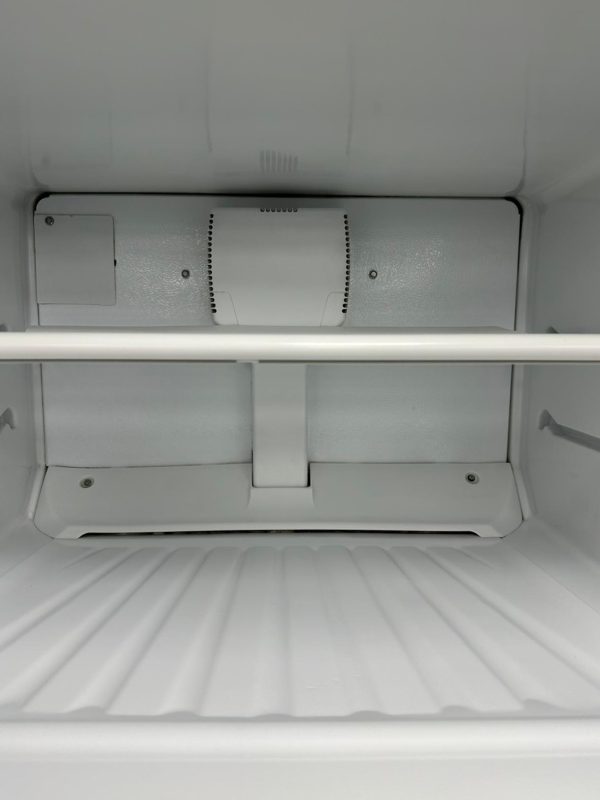 Used Whirlpool 28” Counter Depth Top Freezer Refrigerator ER8MHKXRQ01 For Sale