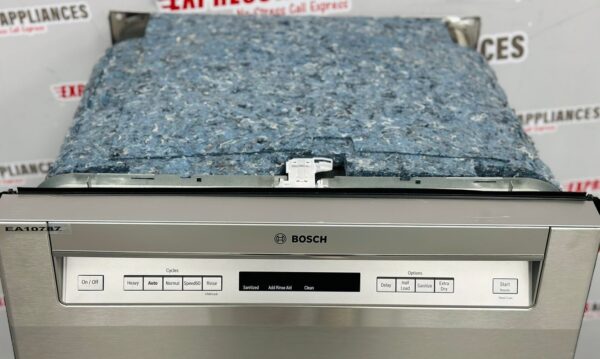 Open Box Bosch Dishwasher SHEM63W55N/20 For Sale