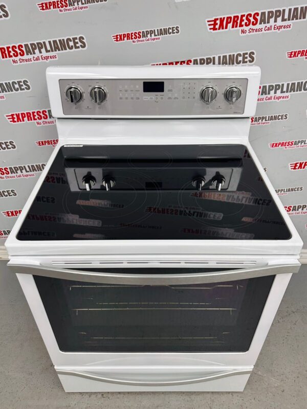 Open Box Whirlpool 30” Glass Top Range YWFE745H0FH For Sale