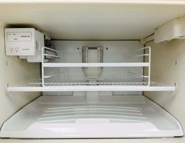 Used Kenmore 33” Top Freezer Refrigerator 106.722942 For Sale