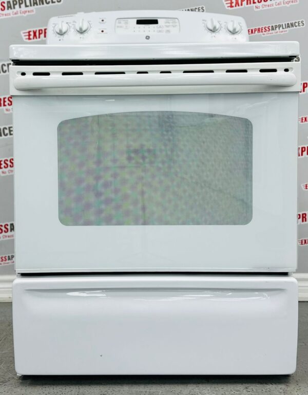 Used GE White 30" Glass Top Range JCBP670DT1WW For Sale