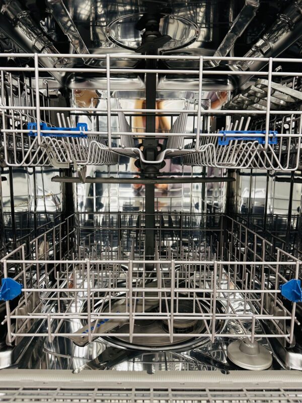 Used Whirlpool Built-In 24" Dishwasher WDTA50SAHZ0 For Sale