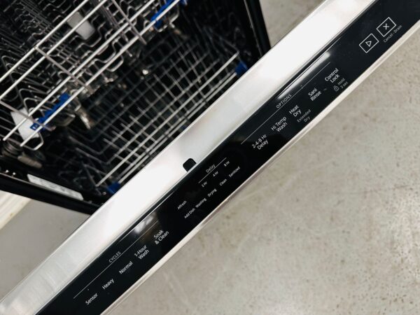 Open Box Whirlpool Built-In 24" Dishwasher WDTA50SAHZ0 For Sale
