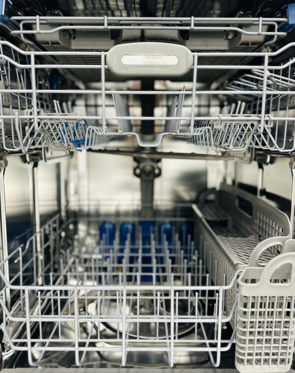 Used KitchenAid Built-In Dishwasher KUDE03FTSS0 For Sale