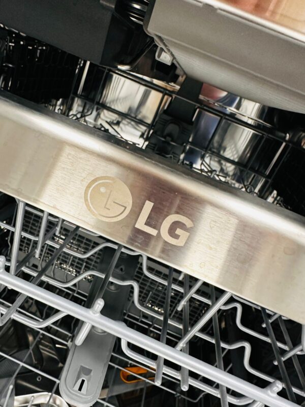 Open Box LG 24” Dishwasher LDPM6762S For Sale