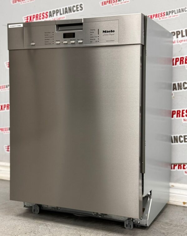 Used Miele 24" Built-in Dishwasher G5105SCU For Sale