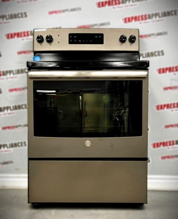 Open Box GE Freestanding 30” Glass Stove JVB630EK7ES For Sale