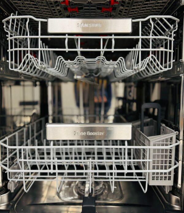 Open Box Samsung Built-in 24” Dishwasher DW80R9950UG/AC For Sale