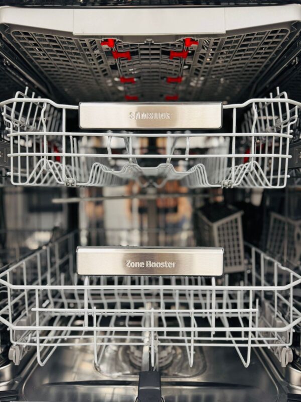 Open Box Scratch and Dent Samsung Built-in 24” Dishwasher DW80R9950UG/AC For Sale