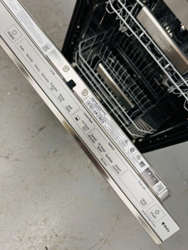 Open Box Samsung 24" Dishwasher DW80R9950US/AC For Sale