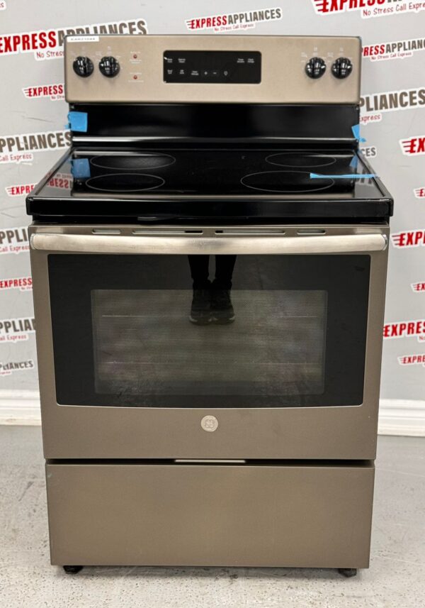 Open Box GE Freestanding 30” Glass Stove JVB630EK7ES For Sale