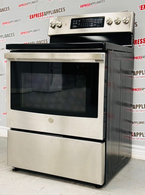Used GE Freestanding 30” Glass Stove JCB870SN2SS For Sale