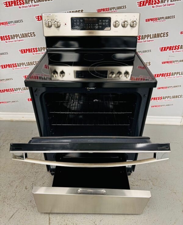 Used GE Freestanding 30” Glass Stove JCB870SN2SS For Sale