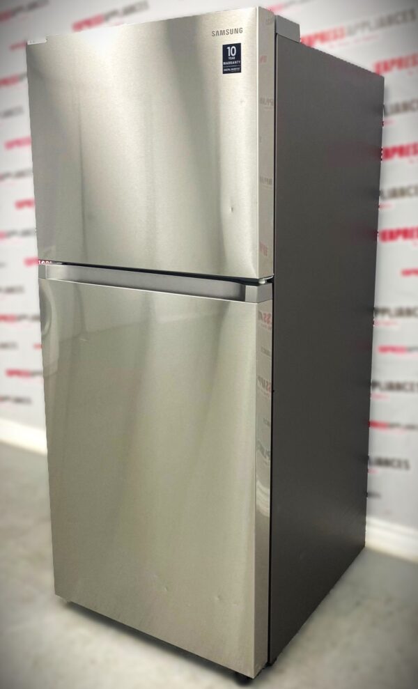 Used Samsung Top Freezer 28” Refrigerator RT18M6213SR For Sale