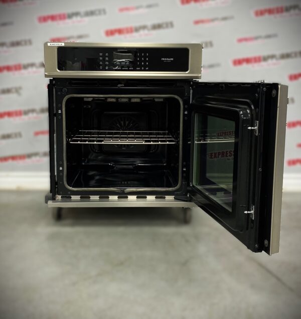 Used Frigidaire 27” Single Wall Oven FGEW276SPFD For Sale