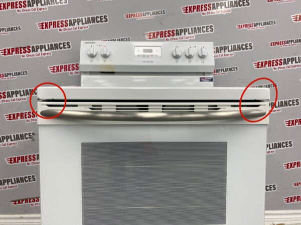 Used Frigidaire Freestanding Electric 30” Glass Top Stove FCRE305CAWE For Sale