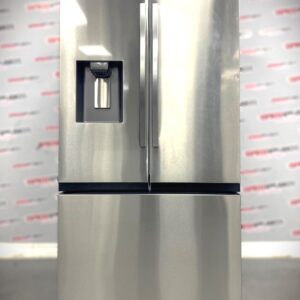 Floor Model Hisense French Door 30” Refrigerator RF21A3FSE For Sale