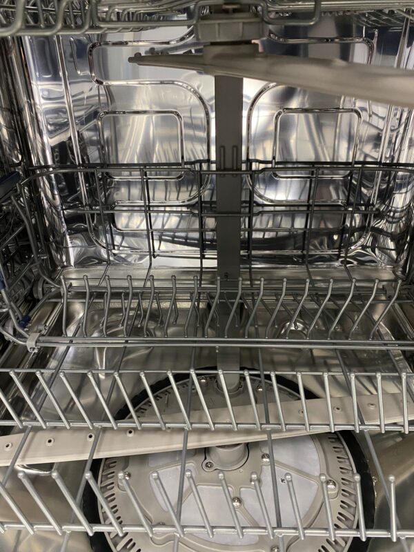Used Samsung Built-in 24” Dishwasher DW80J3020US For Sale