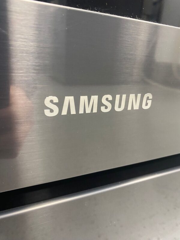 Used Samsung Slide-In Glass Top 30” Range NE63T8711SG/AC For Sale