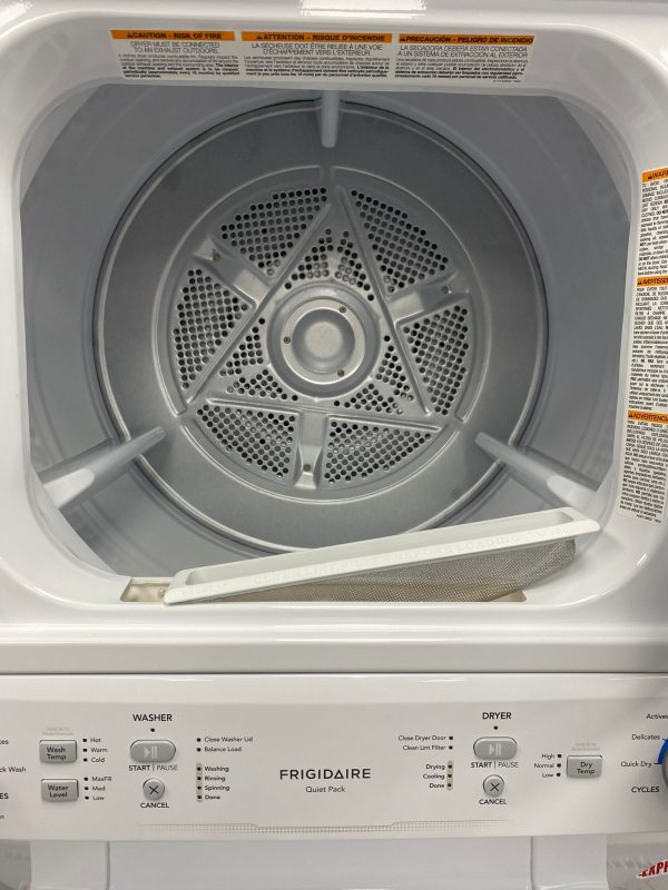 Open Box Frigidaire Washer/Dryer 27” Laundry Centre FLCE752CAW4 For Sale