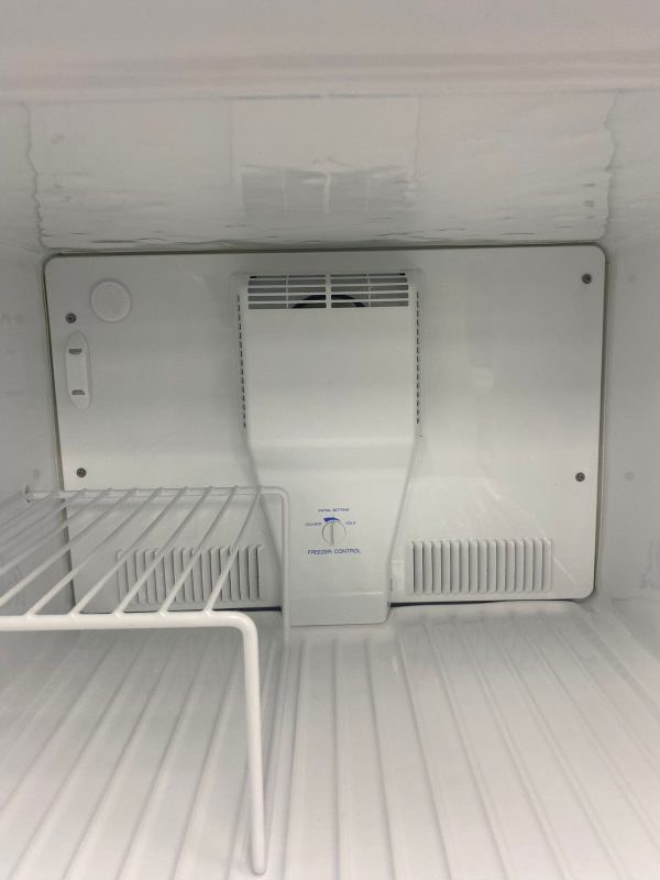 Used Maytag 28” Top Freezer Refrigerator MTL1502AEW For Sale