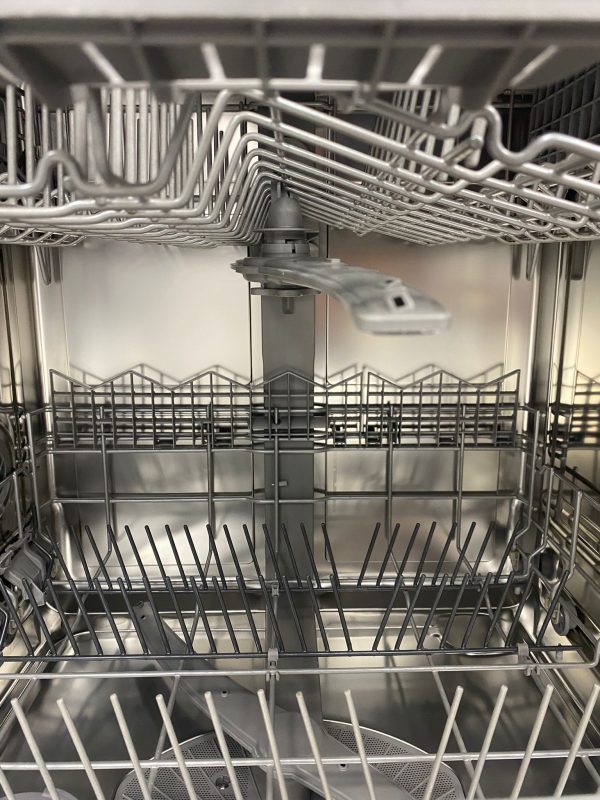 Used Bosch 24" Build-In Dishwasher SHETER55UC/50 For Sale