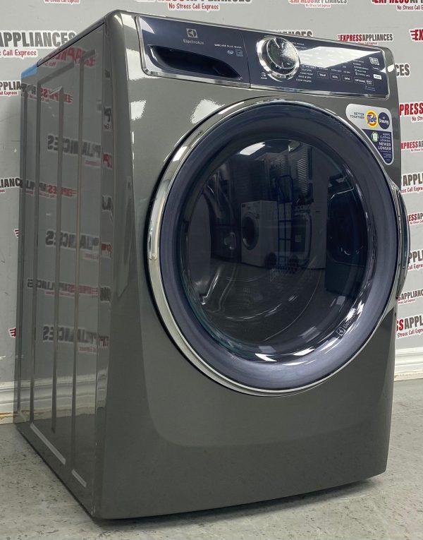 Open Box Electrolux 27” Front Load Washer ELFW7637AT For Sale