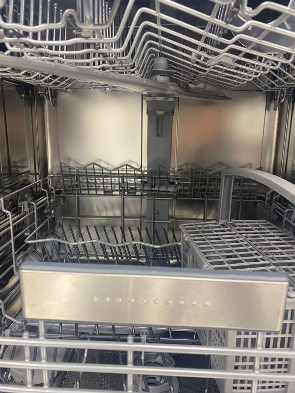 Used Bosch Panel Ready 24” Dishwasher SHV89PW73N/88 For Sale