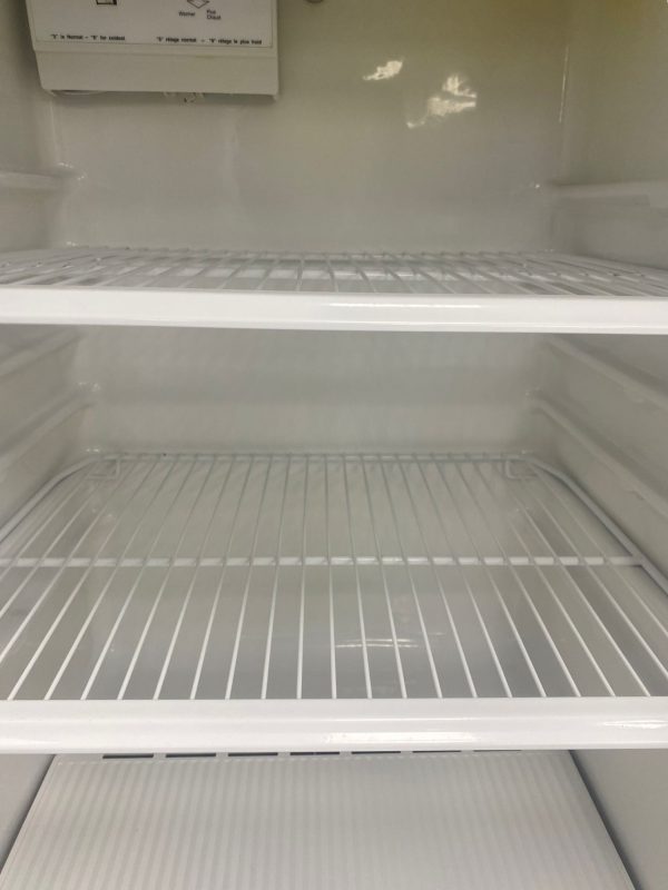 Used Westinghouse Top Freezer 24” Refrigerator MRT12CREW-1 For Sale