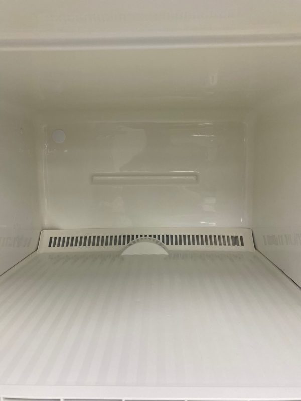 Used Westinghouse Top Freezer 24” Refrigerator MRT12CREW-1 For Sale