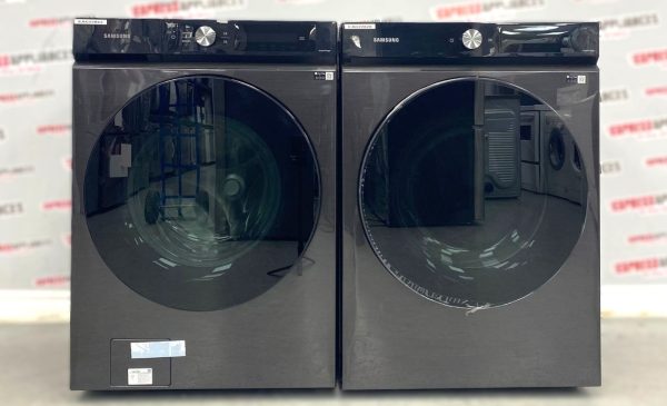 Open Box Samsung Bespoke 27” Front Load Washer and Dryer Set WF46BB6700AV DVE46BB6700VAC For Sale