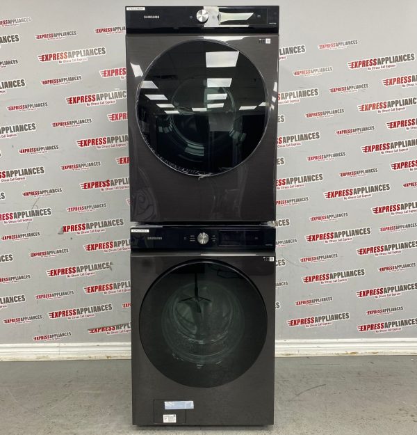 Open Box Samsung Bespoke 27” Front Load Washer and Dryer Set WF46BB6700AV DVE46BB6700VAC For Sale