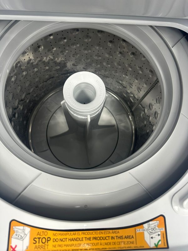 Open Box GE 24” Laundry Centre Washer and Dryer GUD24ESMM1WW SKU: EAC23558 For Sale