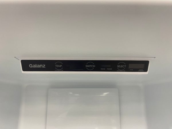 Open Box Galanz Up Right 28” Convertible Refrigerator/Freezer GLF16US2E23 For Sale