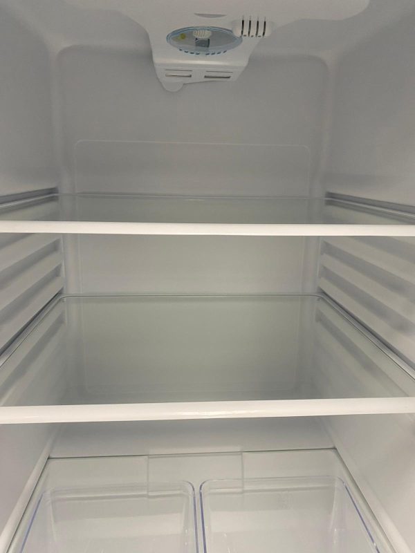 Open Box Midea 24” Top Freezer Refrigerator MRT12B2AWW For Sale