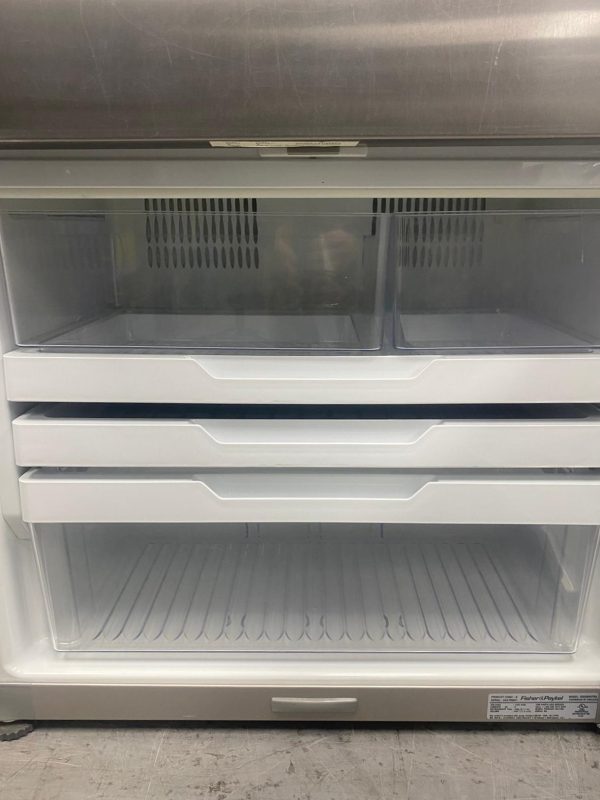 Used Fisher&Paykel 31” Bottom Freezer Refrigerator E522BRXFD2 For Sale