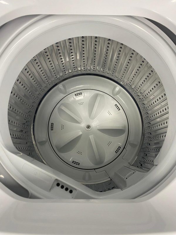 Used Whirlpool 24” Laundry Center Washer and Dryer YWET4024HW0 SKU: EA22942 For Sale