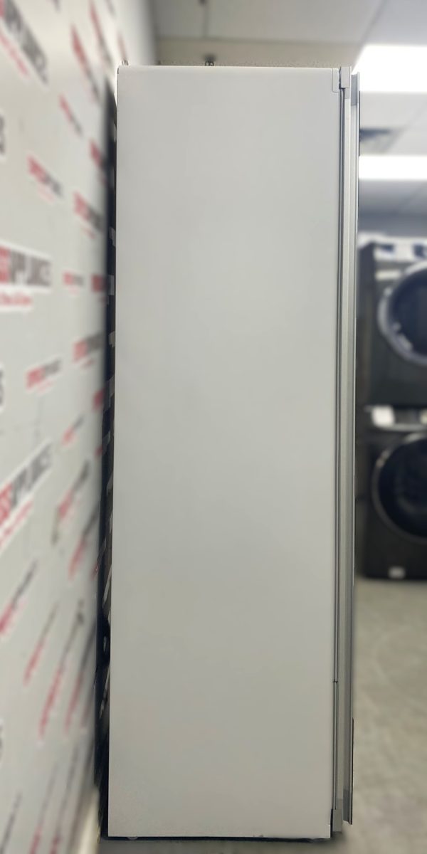 Open Box LG 17.5” Steam Closet S3CW  For Sale