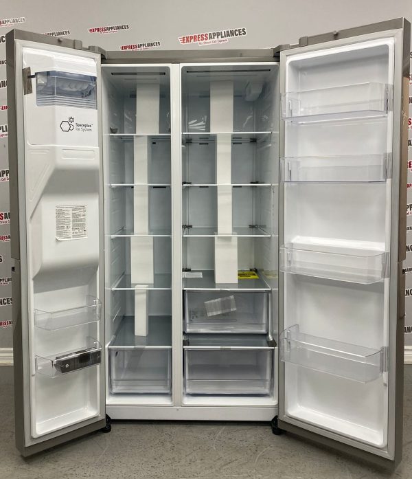 Open Box LG 36” Side-By-Side Refrigerator LRSX2706S/01 For Sale