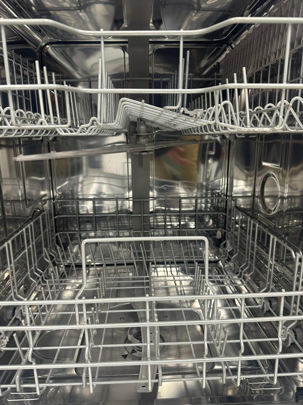 Used Bosch 24" Build-In	Dishwasher SHE33T55UC/02 For Sale