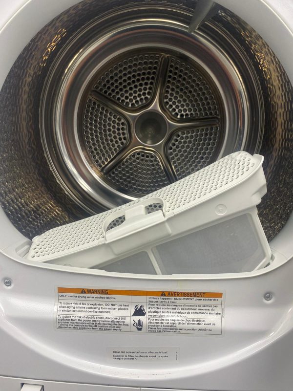 Used Bosch 24” Front Load Washer and Electric Ventless Dryer Stackable Set WAT28402UC WTG86402UC/01 For Sale