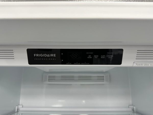 Used Frigidaire 32” Freezerless Refrigerator FPRU19F8RFF SKU: EA23220 For Sale